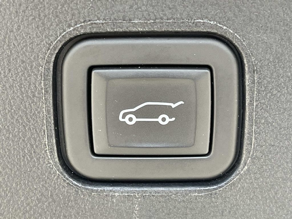Certified 2024 Cadillac Lyriq Sport AWD/4WD image 24