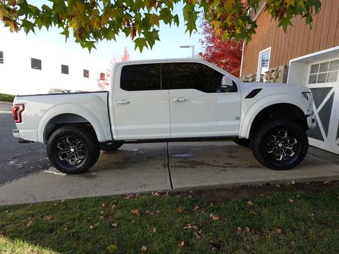 Used 2019 Ford F150 Raptor w/ Equipment Group 802A Luxury image 8