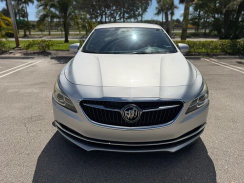 Used 2018 Buick LaCrosse Essence FWD image 10