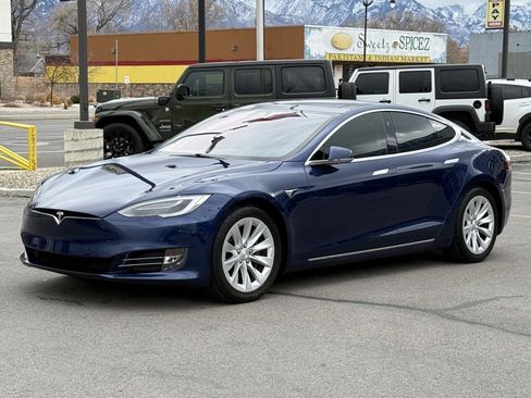 Used 2018 Tesla Model S 100D image 3