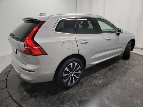 Used 2023 Volvo XC60 B5 Plus image 9