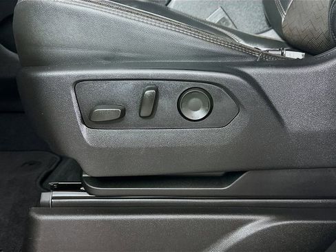 Used 2021 Chevrolet Suburban High Country w/ Premium Package image 23