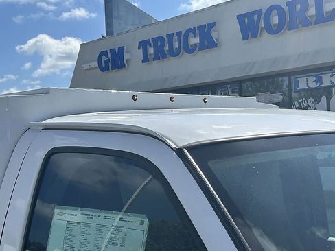 New 2025 Chevrolet Express 3500 w/ Power Convenience Package image 10