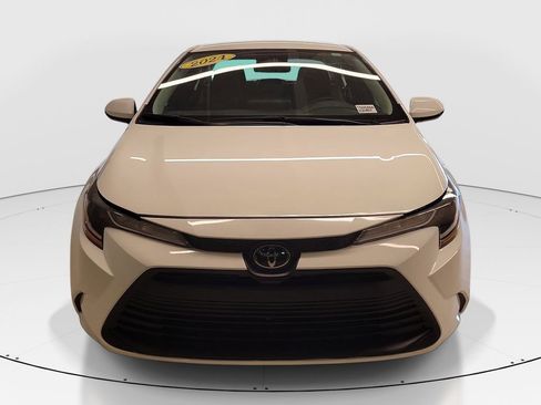 Used 2024 Toyota Corolla LE image 2
