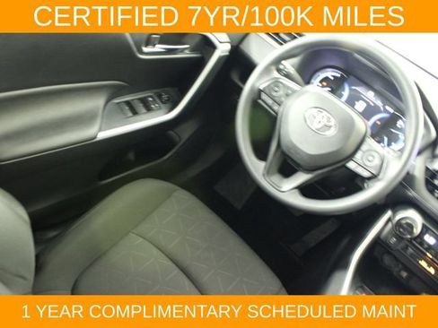 Used 2025 Toyota RAV4 XLE AWD/4WD image 17