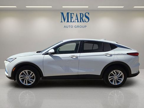 Used 2025 Buick Envista Preferred image 2