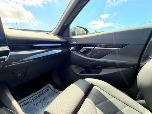 Used 2025 BMW 530i RWD image 29
