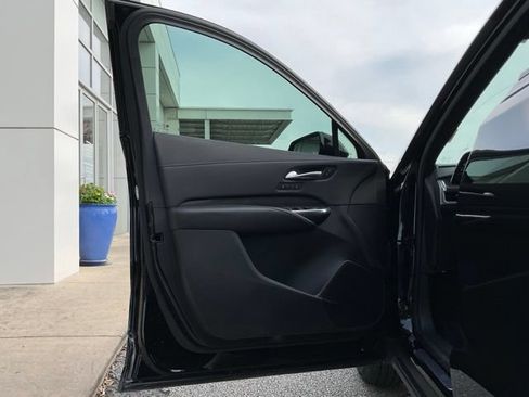 Used 2025 Cadillac XT4 Sport w/ Cold Weather Package FWD image 10