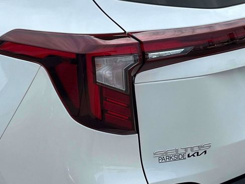 Used 2024 Kia Seltos EX FWD image 35