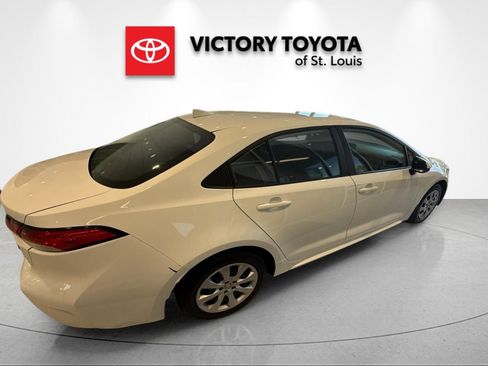 Used 2024 Toyota Corolla LE FWD image 2