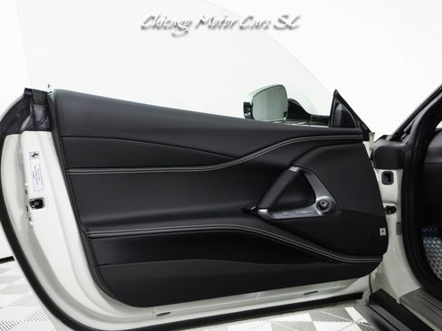 Used 2019 Ferrari 812 Superfast RWD image 19