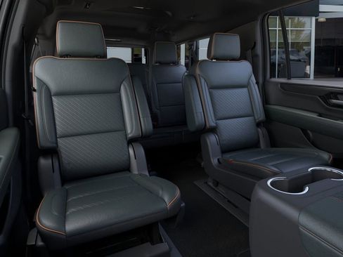 New 2026 GMC Yukon XL AT4 AWD/4WD image 17