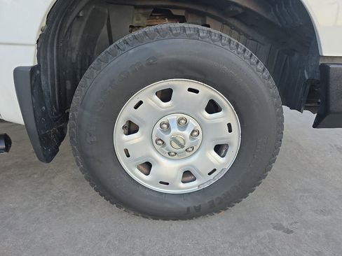 Used 2018 Nissan Titan S image 28