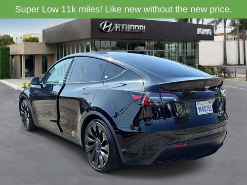 Used 2023 Tesla Model Y Performance AWD/4WD image 5