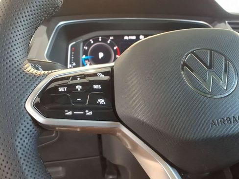 Used 2022 Volkswagen Tiguan SEL R-Line AWD/4WD image 23