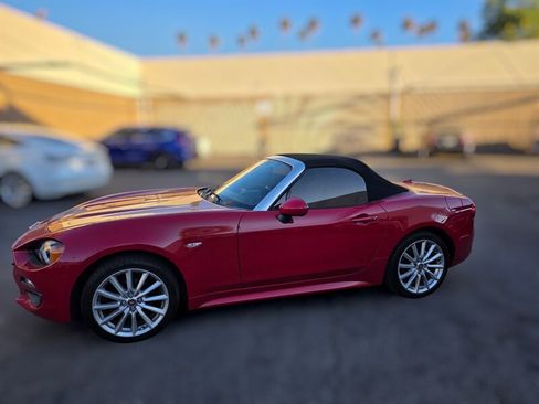 Used 2017 FIAT 124 Spider Lusso RWD image 8