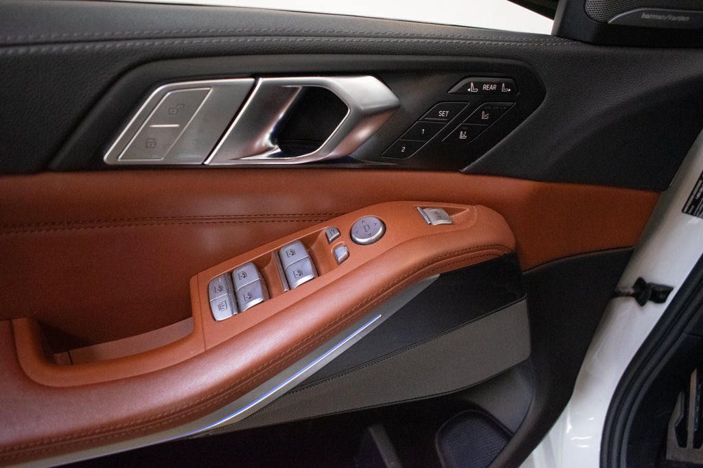 Used 2022 BMW X7 M50i AWD/4WD image 22