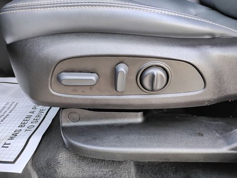 Used 2023 Buick Enclave Essence w/ Sport Touring Edition image 14