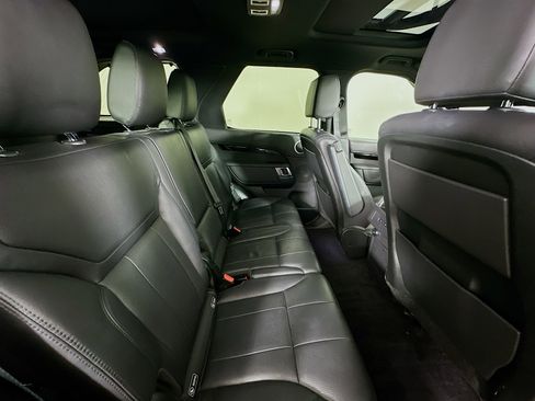 Used 2020 Land Rover Discovery SE image 41