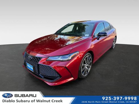 Used 2019 Toyota Avalon Touring FWD image 1