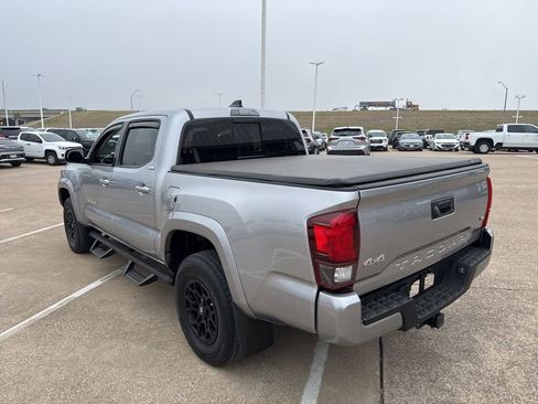 Used 2021 Toyota Tacoma SR5 w/ Technology Package image 10