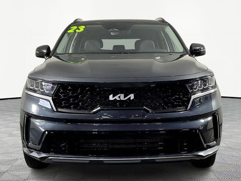 Used 2023 Kia Sorento S w/ Panoramic Sunroof Package image 2