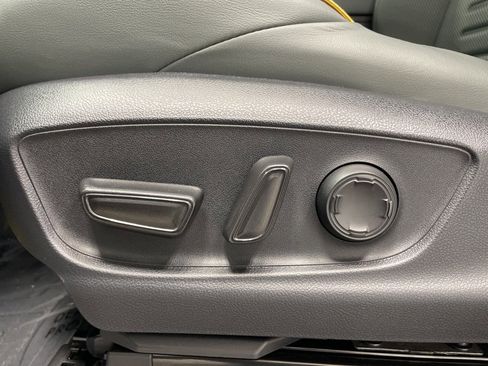 Used 2025 Toyota Tacoma 4x4 Double Cab Hybrid image 28