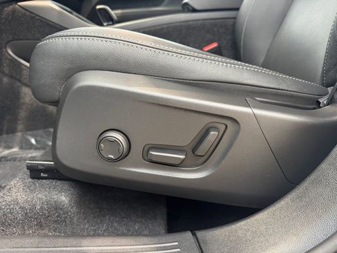 Certified 2025 Volvo XC40 B5 Core image 27