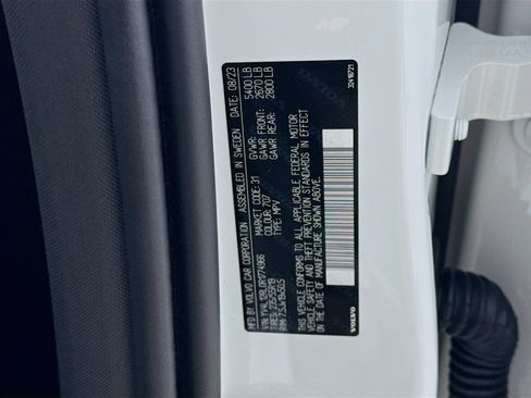 Used 2024 Volvo XC60 B5 Plus image 40