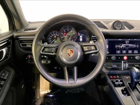 Certified 2023 Porsche Macan AWD/4WD image 15