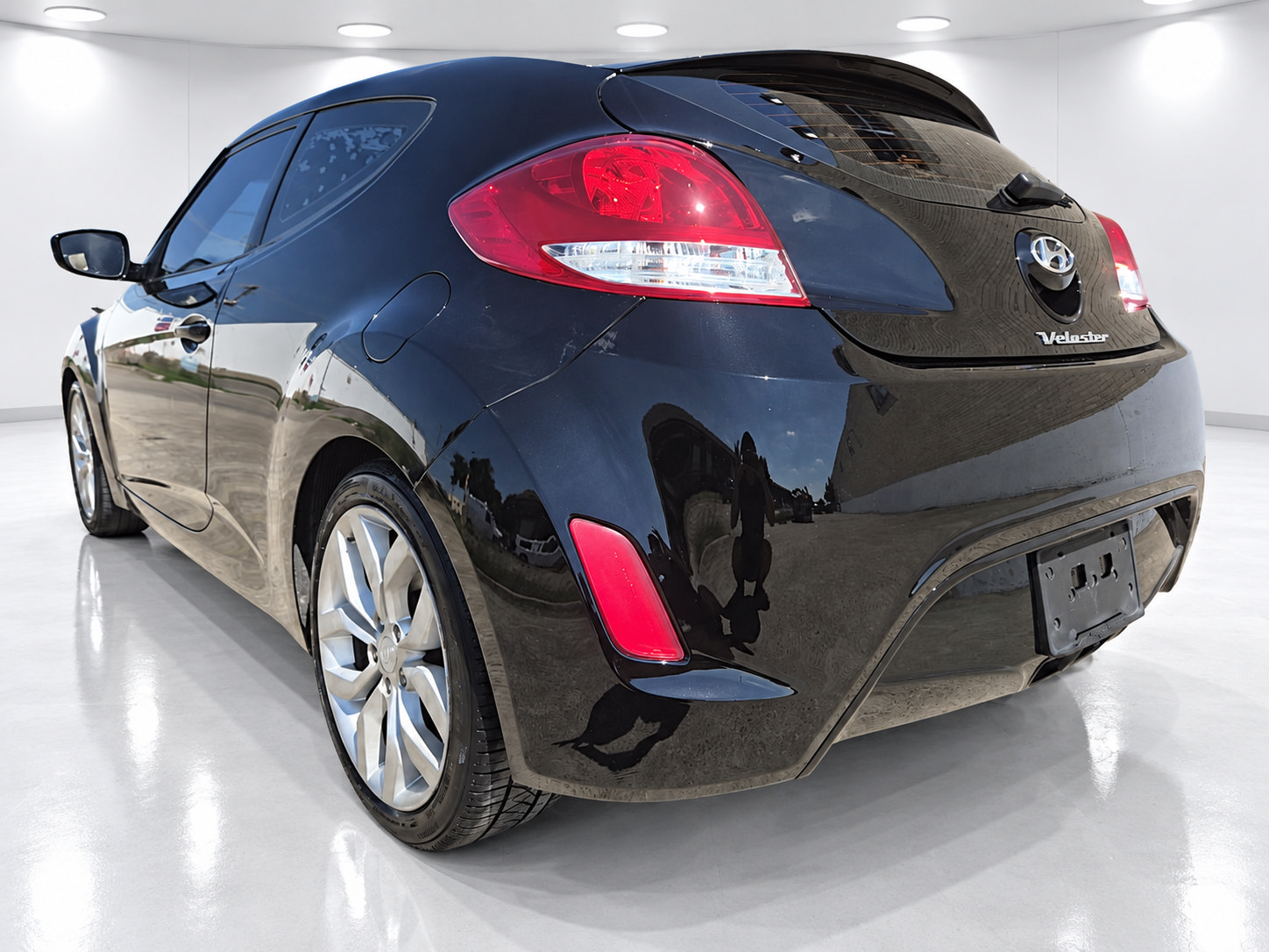Used 2013 Hyundai Veloster w/ Style Pkg FWD image 5