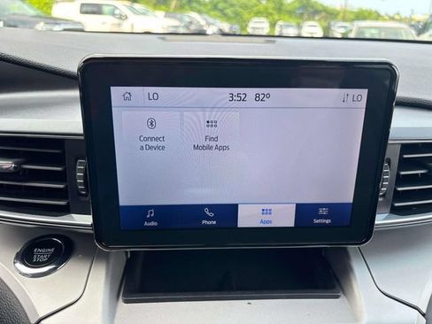 Used 2022 Ford Explorer XLT w/ Equipment Group 202A AWD/4WD image 32