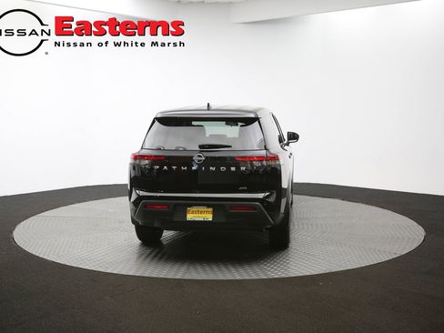 Used 2025 Nissan Pathfinder S image 54