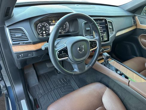 Used 2022 Volvo XC90 T6 Momentum image 23