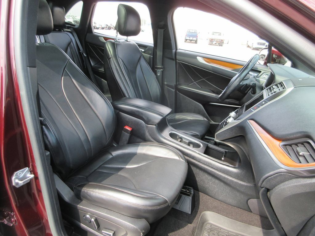 Used 2019 Lincoln MKC Reserve w/ MKC Climate Package AWD/4WD image 24