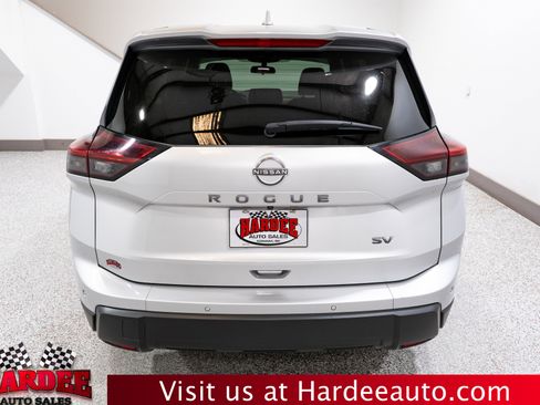 Used 2024 Nissan Rogue SV FWD image 4