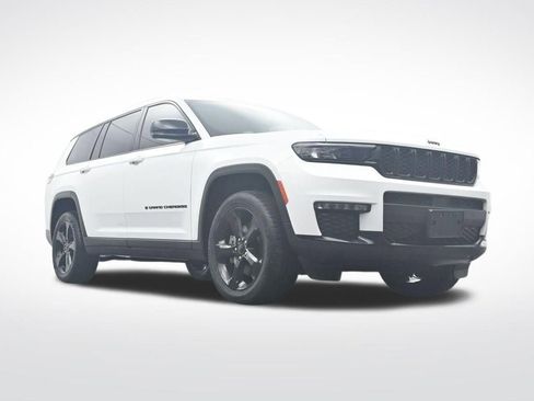 Used 2023 Jeep Grand Cherokee L Limited w/ Black Appearance Package image 32