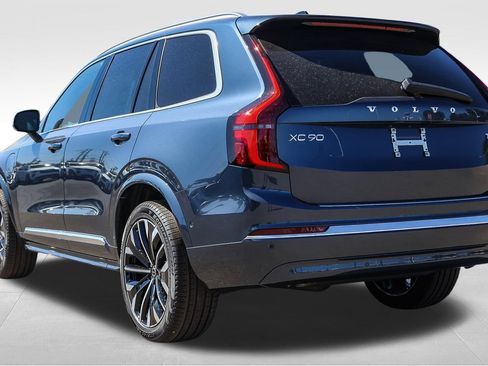 New 2026 Volvo XC90 T8 Plus w/ Protection Package Premier AWD/4WD image 6