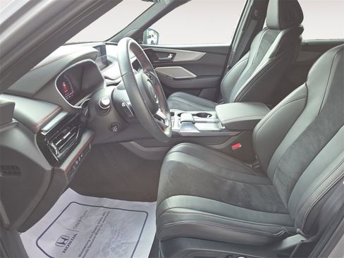 Used 2024 Acura MDX A-Spec image 9