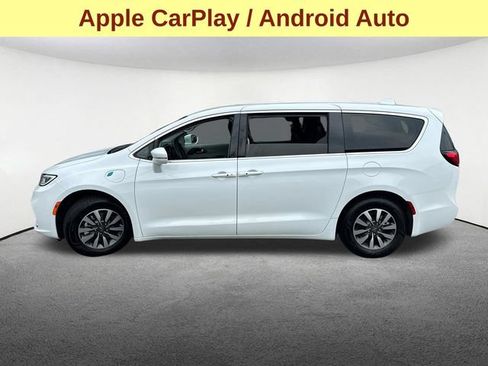 Used 2022 Chrysler Pacifica Touring-L FWD image 6