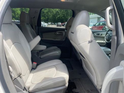 Used 2012 Chevrolet Traverse LT FWD image 13