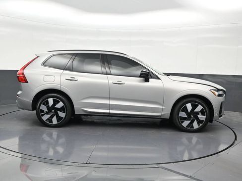 Certified 2025 Volvo XC60 T8 Plus w/ Protection Package Premier AWD/4WD image 7