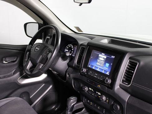 Used 2023 Nissan Frontier SV w/ SV Convenience Package RWD image 17