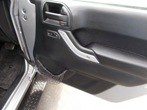 Used 2016 Jeep Wrangler Unlimited Sport image 22