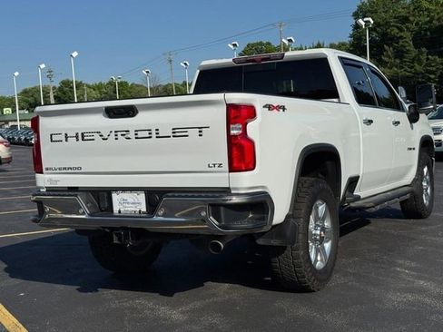 Used 2021 Chevrolet Silverado 2500 LTZ w/ LTZ Plus Package AWD/4WD image 3