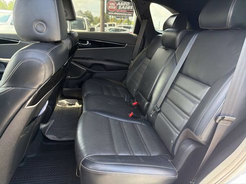 Used 2019 Kia Sorento SX AWD/4WD image 9