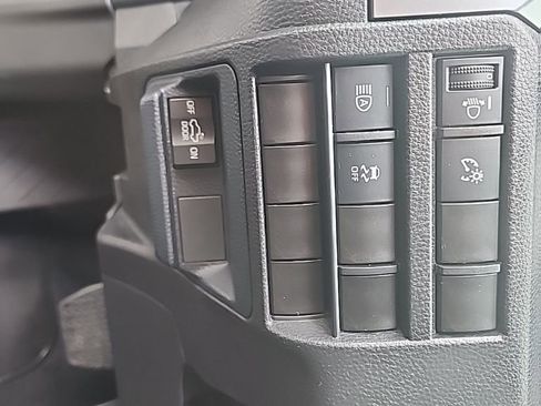 Used 2025 Toyota Tacoma TRD Off-Road image 19