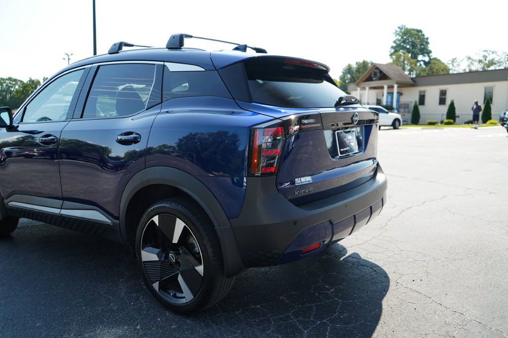 Used 2025 Nissan Kicks SR FWD image 21