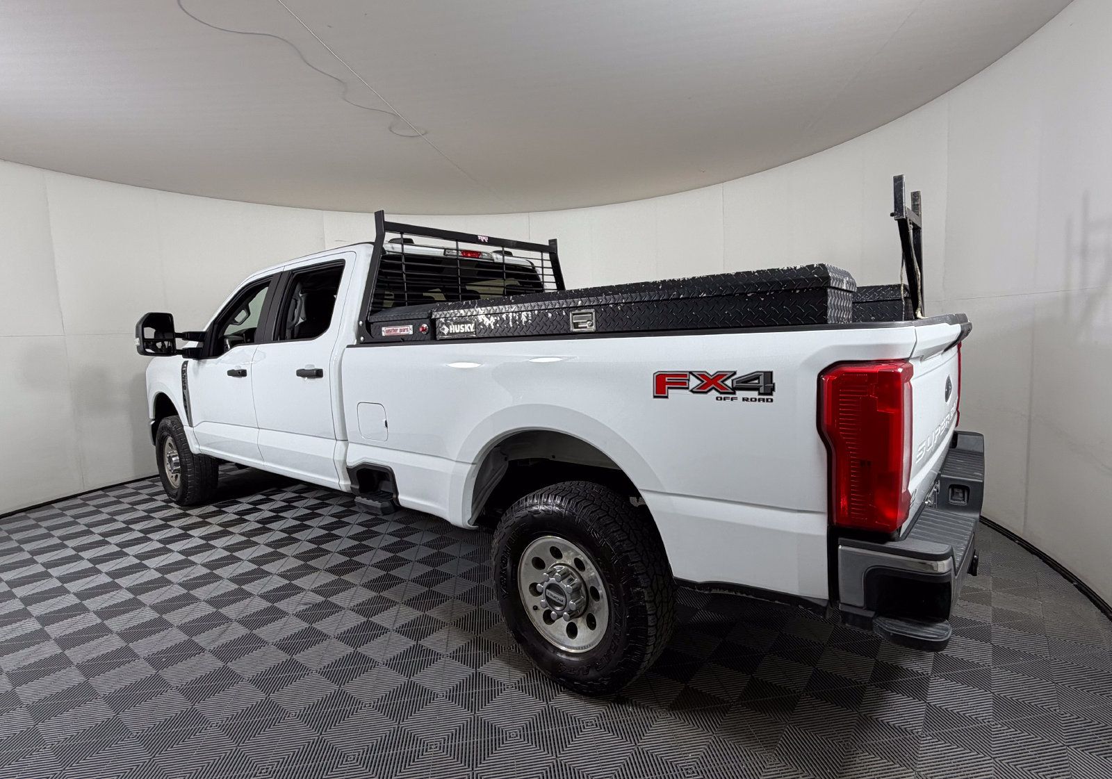Used 2024 Ford F250 XL w/ FX4 Off-Road Package AWD/4WD image 3