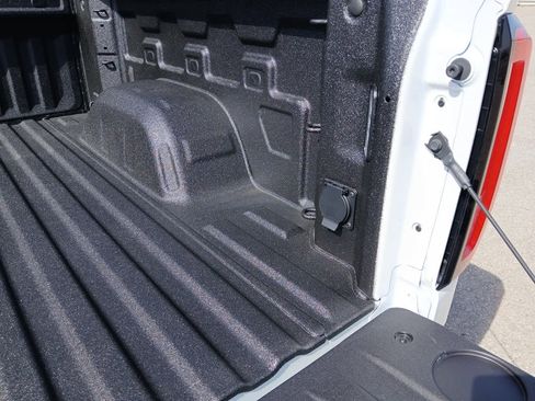 New 2026 GMC Sierra 1500 AT4 w/ AT4 Premium Package AWD/4WD image 11